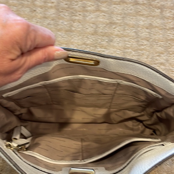 Michael Kors shoulder bag, white leather. Perfect Condition! - Picture 11 of 11